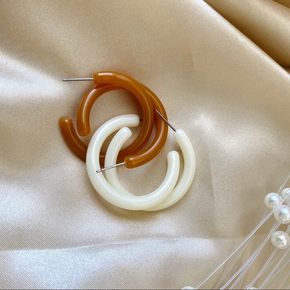 sale!Classic Hoop Earrings Acrylic - Picture 4 of 14